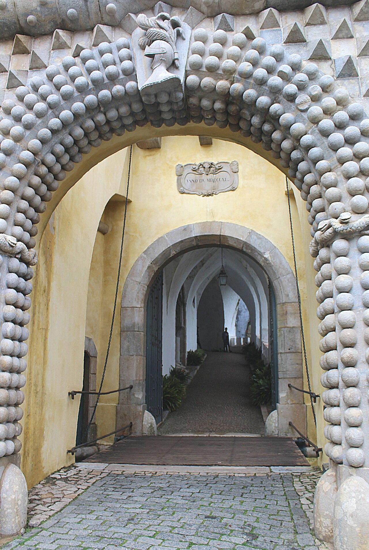 Sintra palacio nacional da pena the arcadas